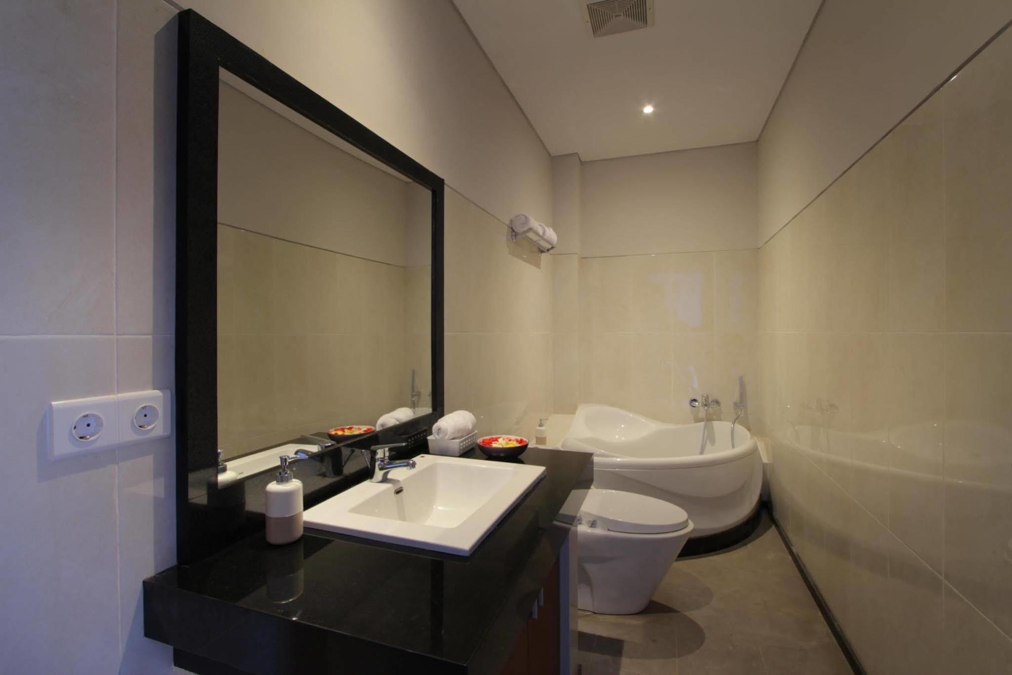 Sand Beach Luxury Living Kuta Lombok Exterior foto