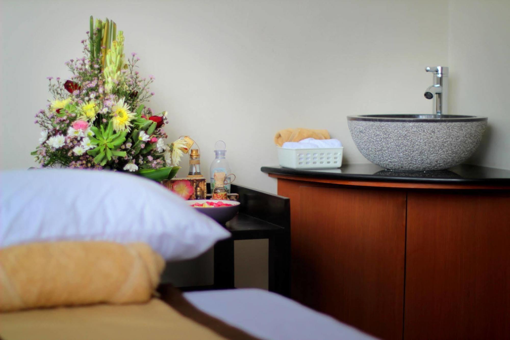Sand Beach Luxury Living Kuta Lombok Exterior foto